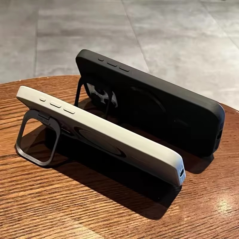 새로운 킥스탠드 스탠드가 있는 아이폰 17 프로 맥스  - Magnetic Charging Stand 리뷰 및 가격